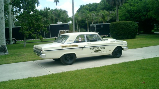 Illustration for article titled Get struck by the 1964 Ford Fairlane Thunderbolt